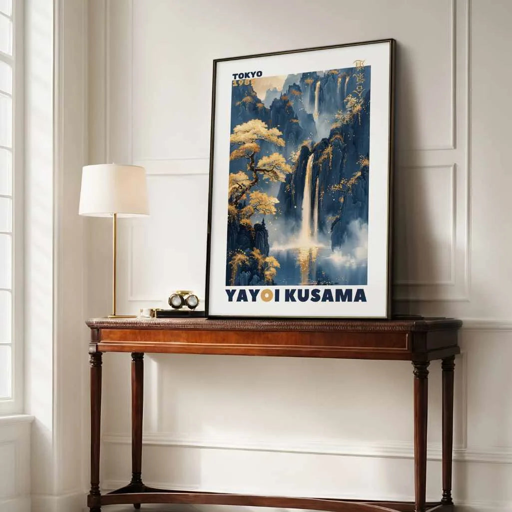 Yayoi Kusama – Poster Cascata Dorata di Montagna